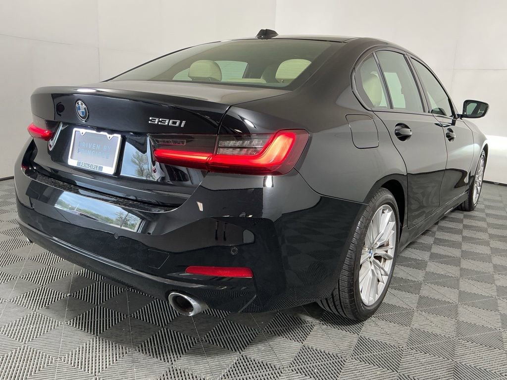 Certified 2023 BMW 330i Sedan w/ Driving Assistance Package RWD image 6