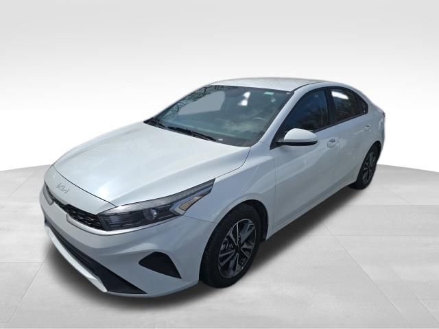 Used 2024 Kia Forte LXS image 8