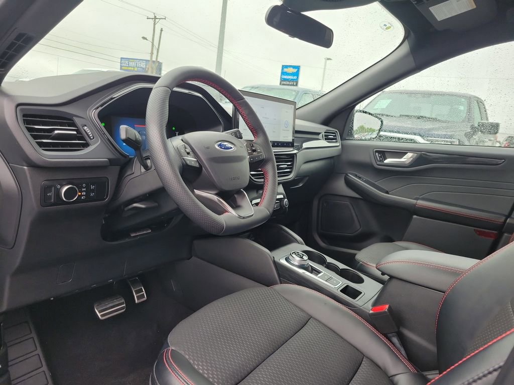 Used 2023 Ford Escape ST-Line w/ Tech Pack #1 FWD image 21
