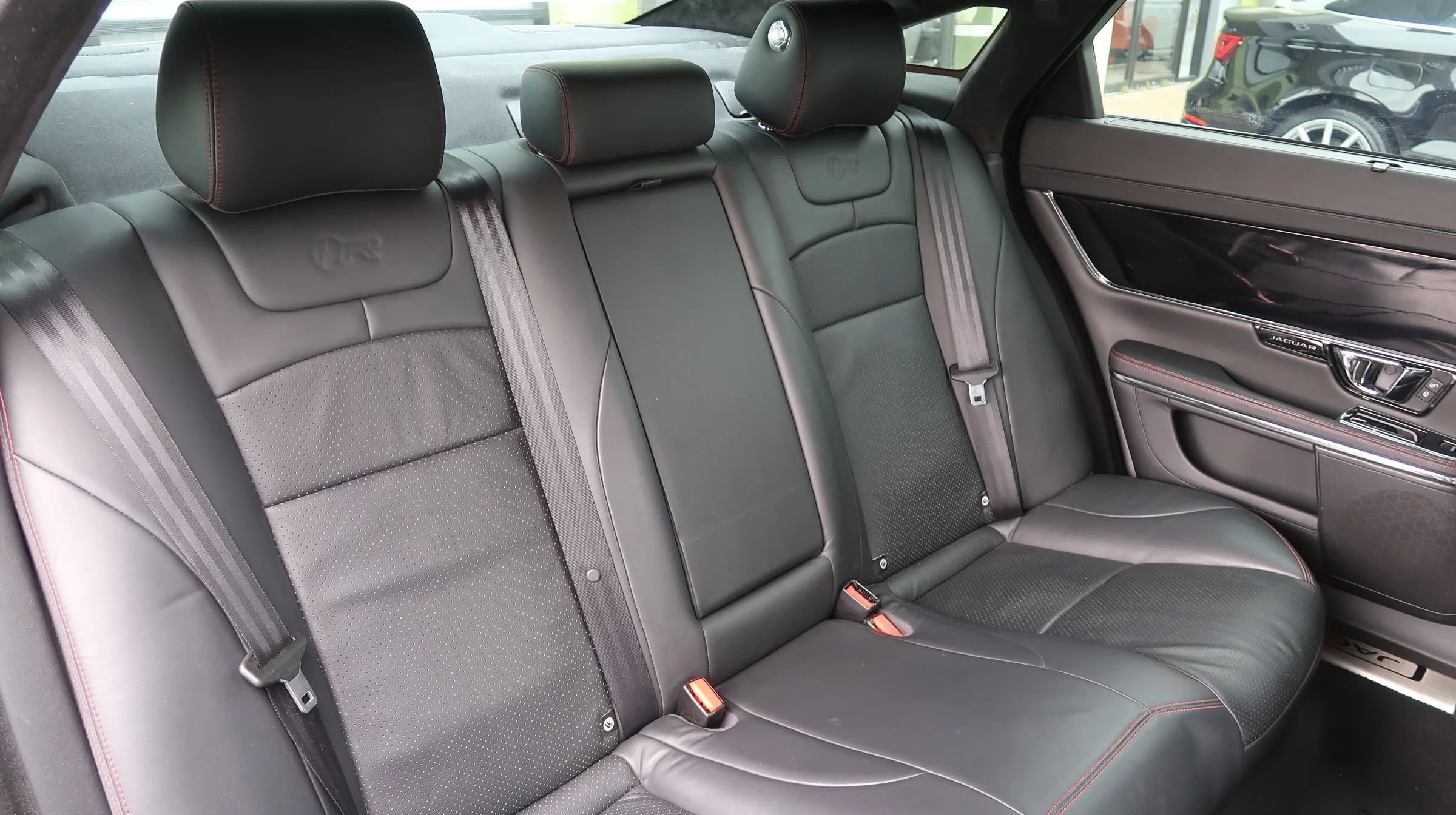 Used 2014 Jaguar XJ R LWB image 23