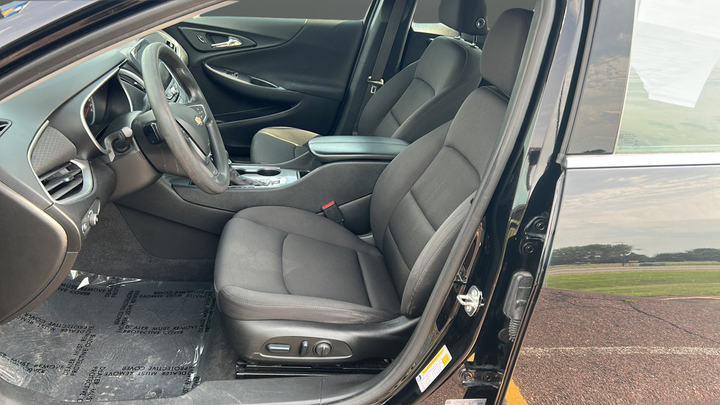Used 2023 Chevrolet Malibu LT FWD image 9