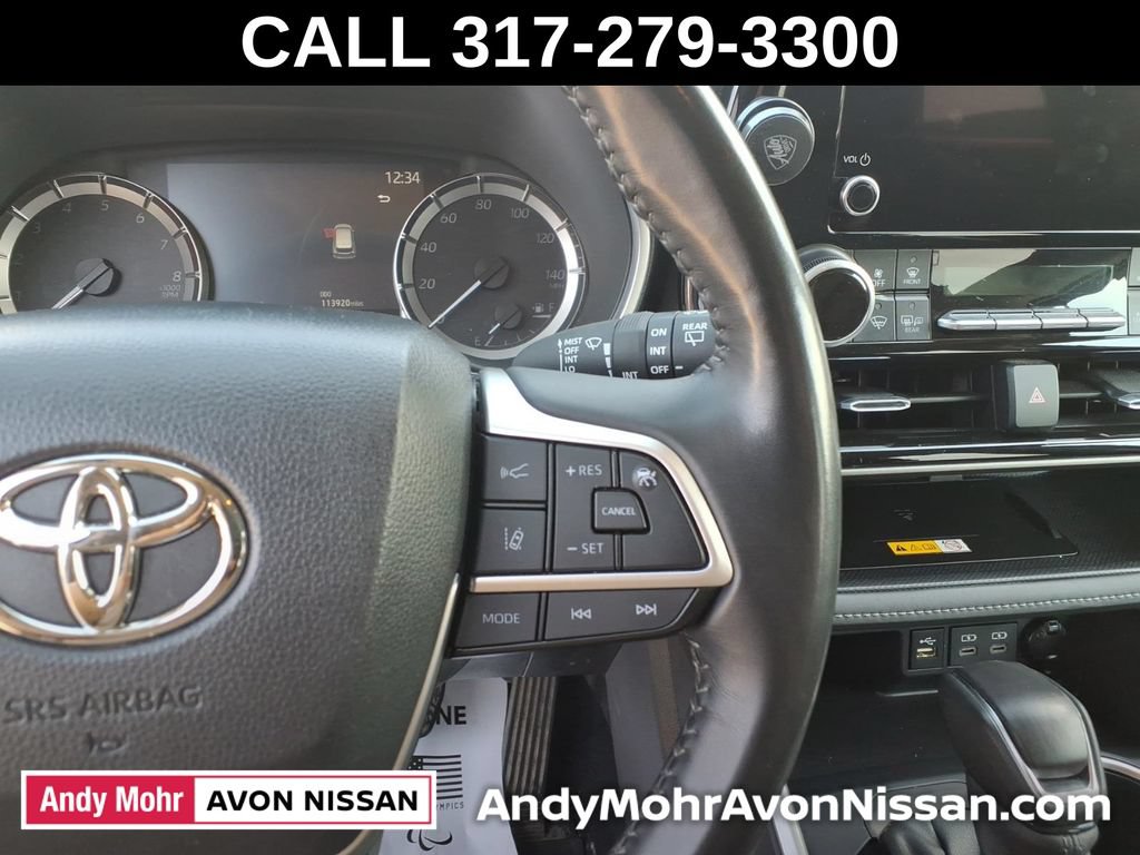 Used 2024 Toyota Highlander XLE AWD/4WD image 27