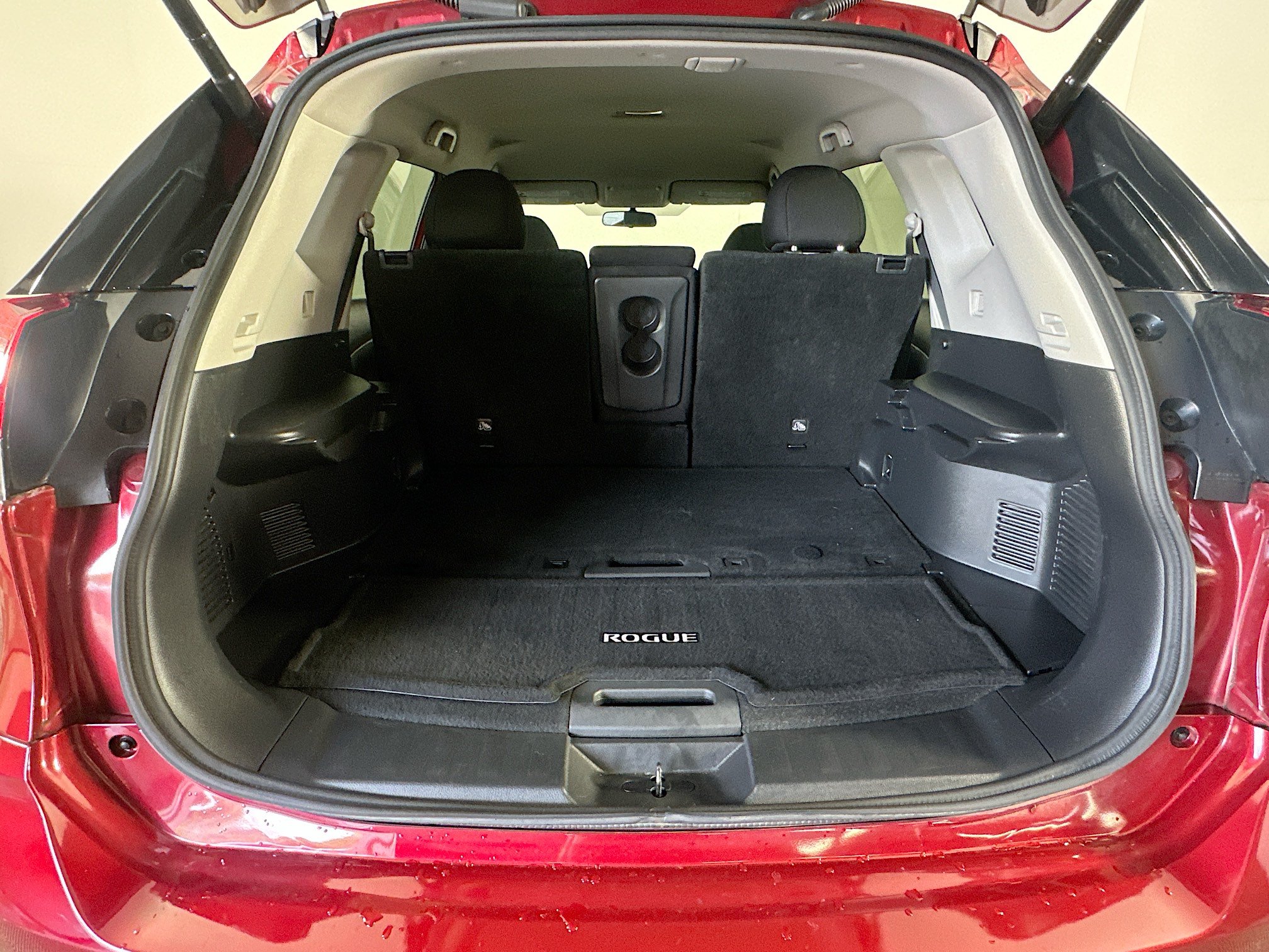Used 2018 Nissan Rogue SV FWD image 26