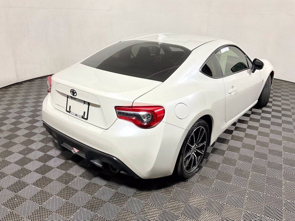 Used 2017 Toyota 86 RWD image 15