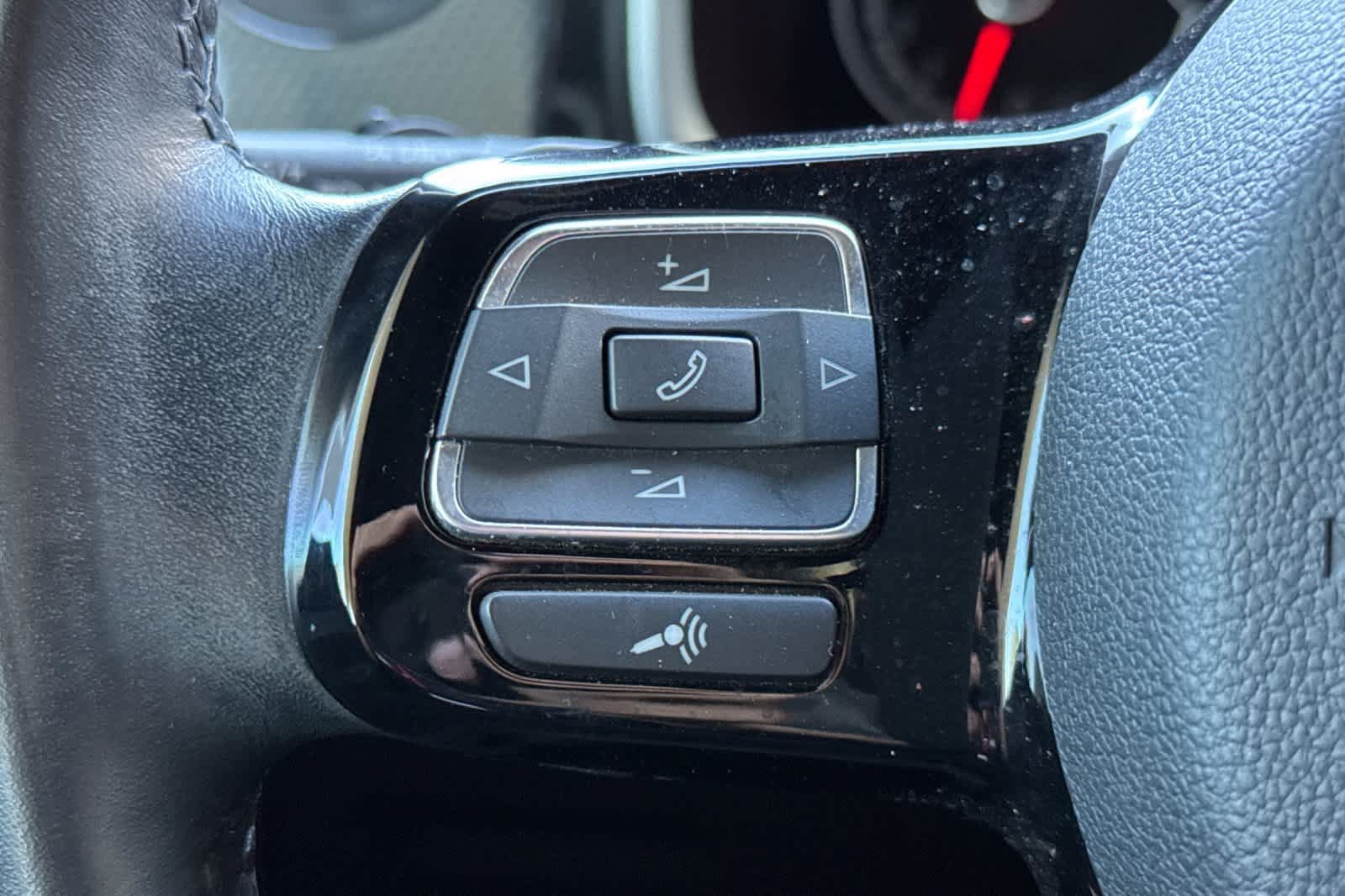 Used 2014 Volkswagen Beetle R-Line FWD image 22