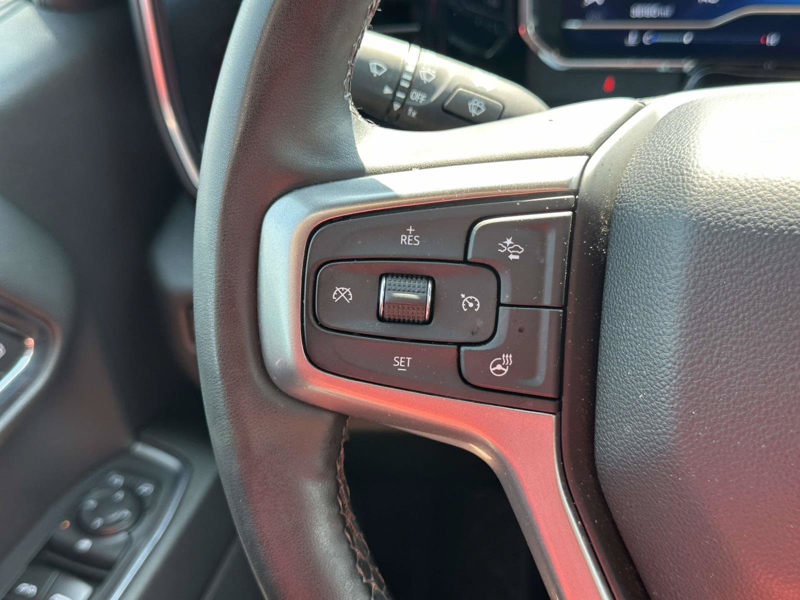 Certified 2024 Chevrolet Silverado 1500 LT w/ Z71 Off-Road Package AWD/4WD image 25