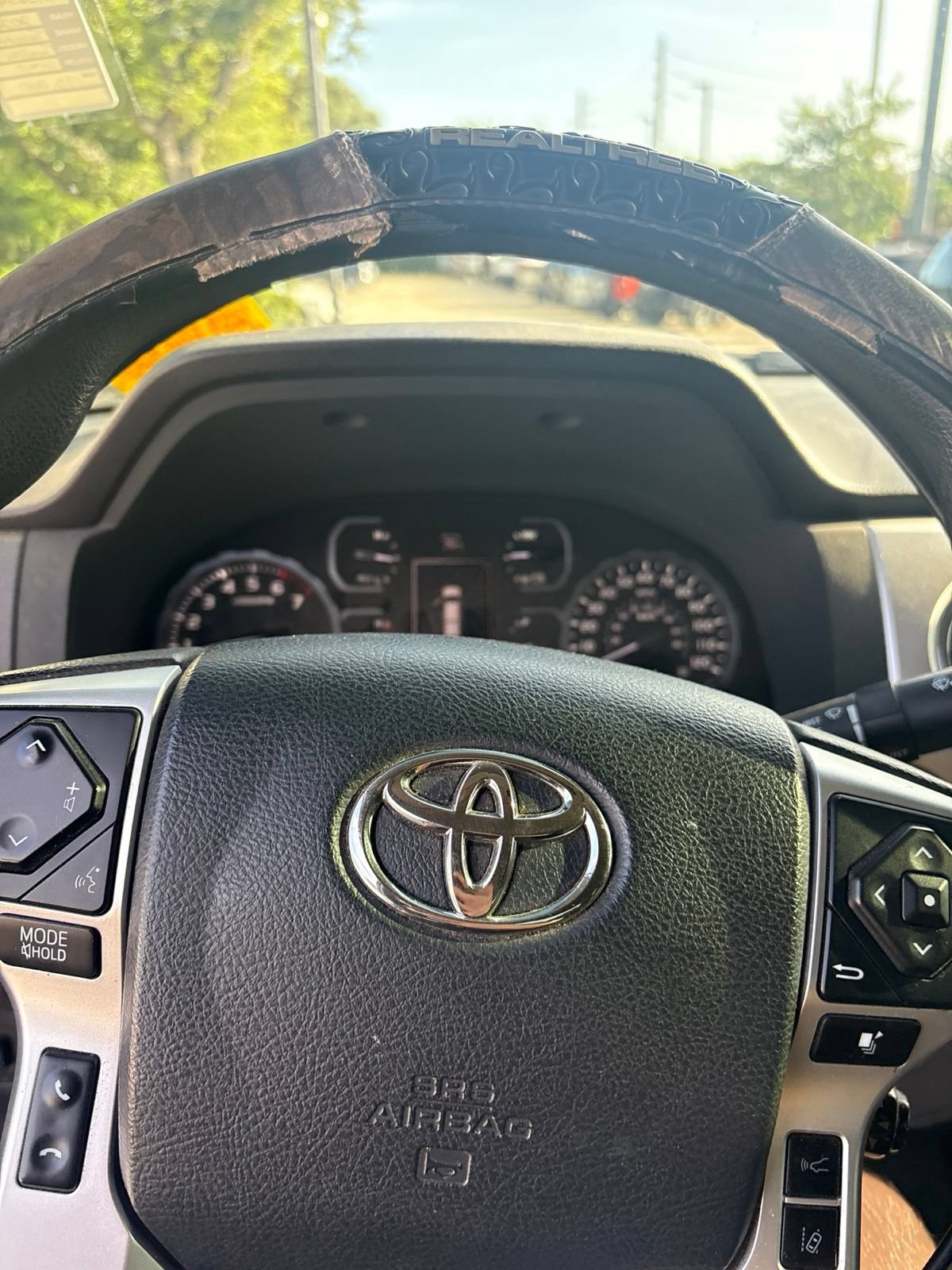Used 2020 Toyota Tundra SR5 w/ SR5 Upgrade Package AWD/4WD image 12