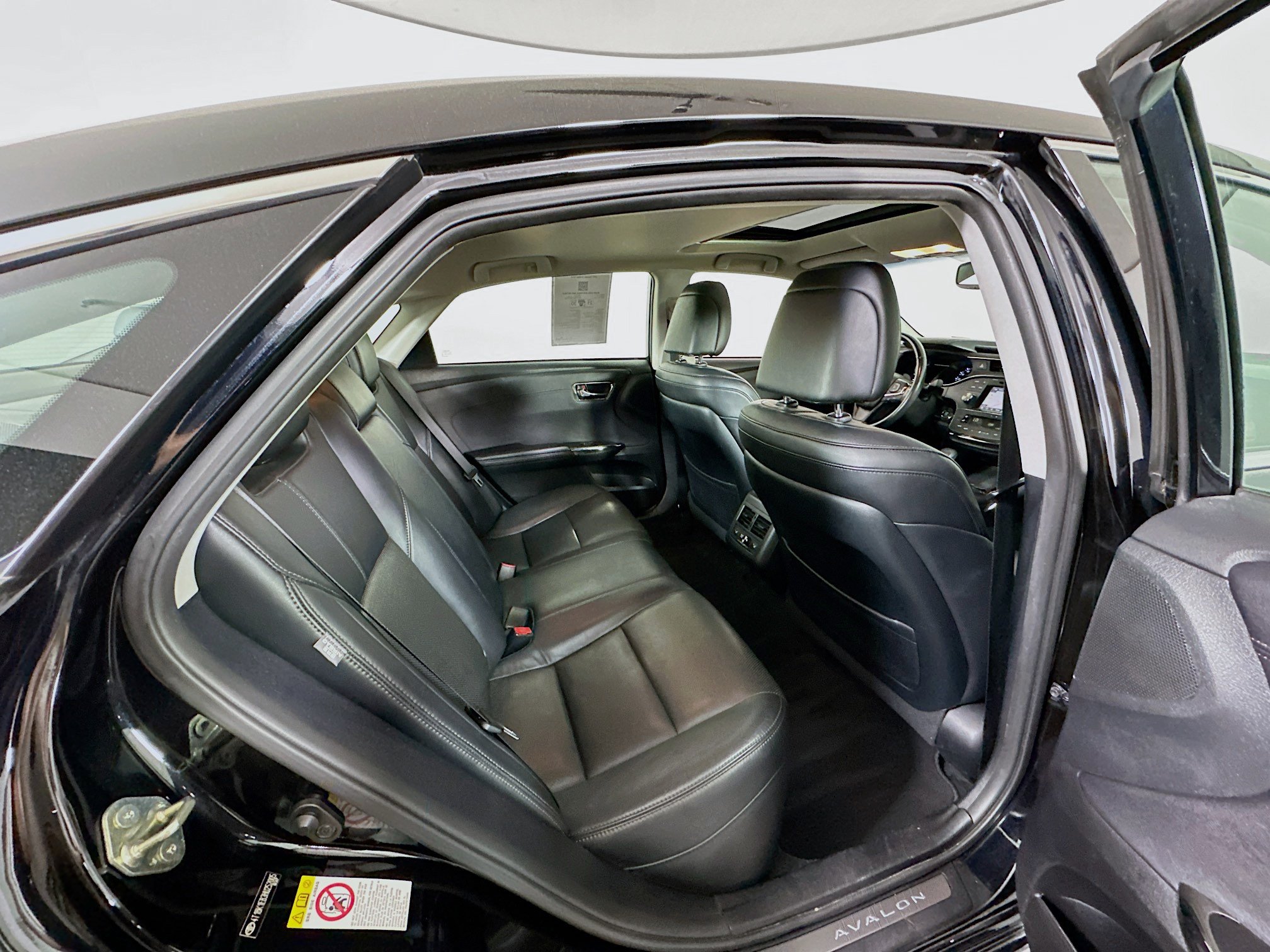 Used 2017 Toyota Avalon Limited w/ Carpet Mat Package FWD image 30