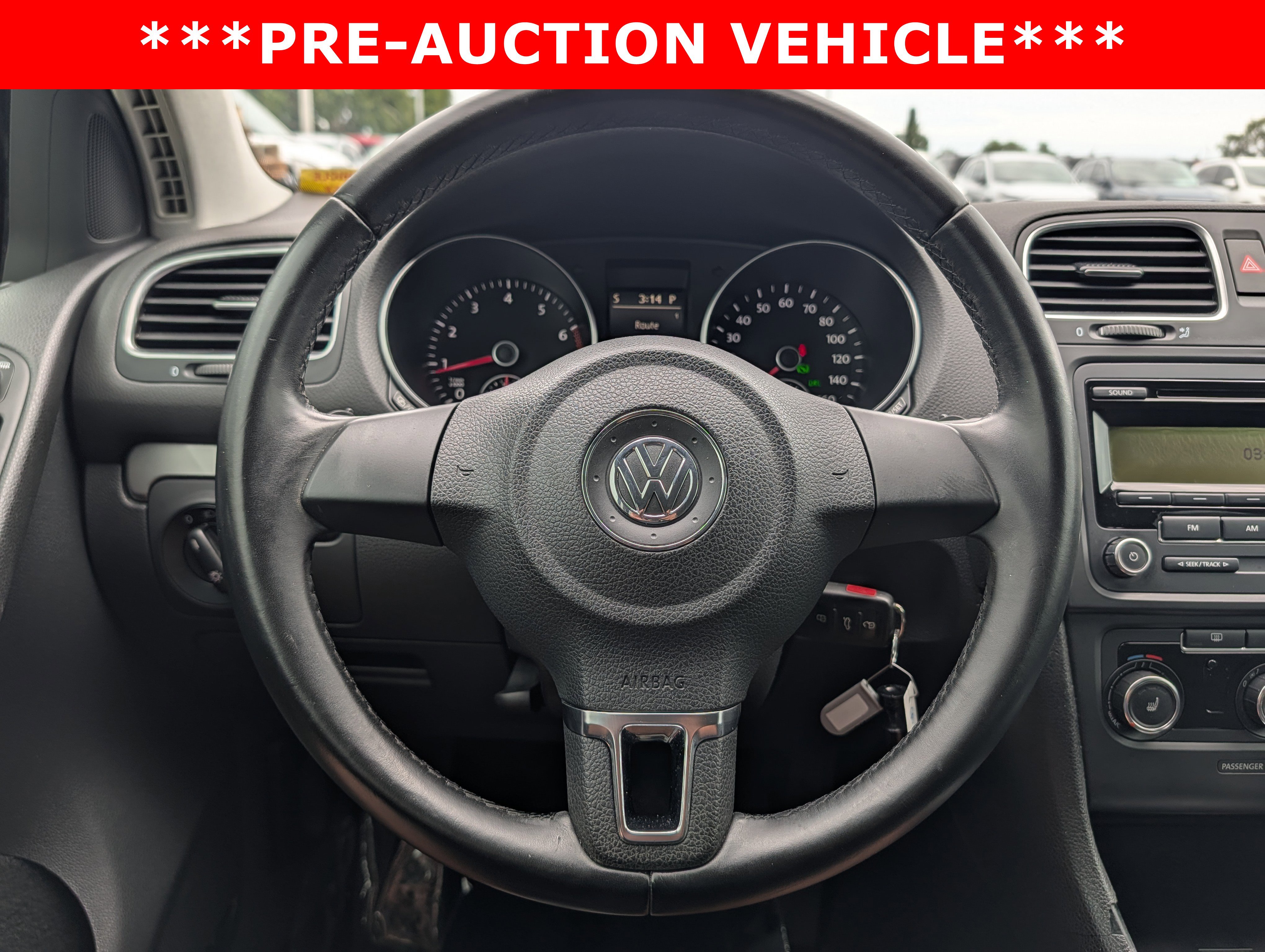 Used 2013 Volkswagen Golf 4-Door FWD image 26
