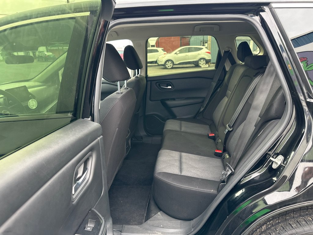 Used 2024 Nissan Rogue SV FWD image 13