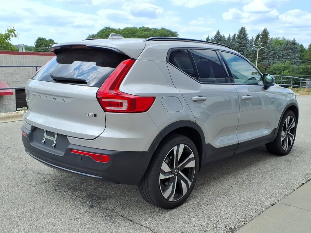 Certified 2023 Volvo XC40 B5 Ultimate w/ Protection Package Premier AWD/4WD image 5