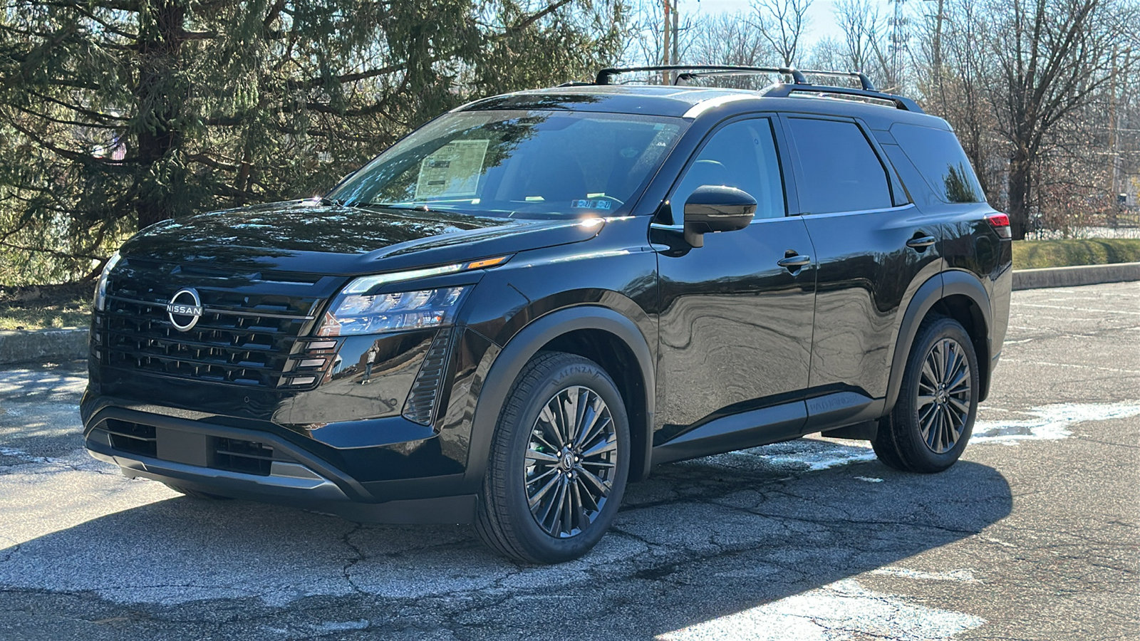 New 2026 Nissan Pathfinder SL w/ SL Premium Package AWD/4WD image 2