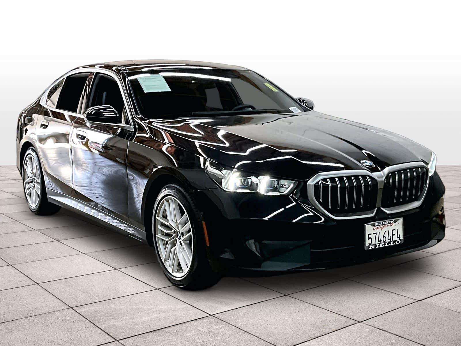 Used 2025 BMW 530i w/ Premium Package RWD image 2