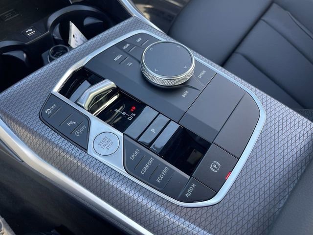 Used 2025 BMW 430i Coupe w/ Convenience Package image 23