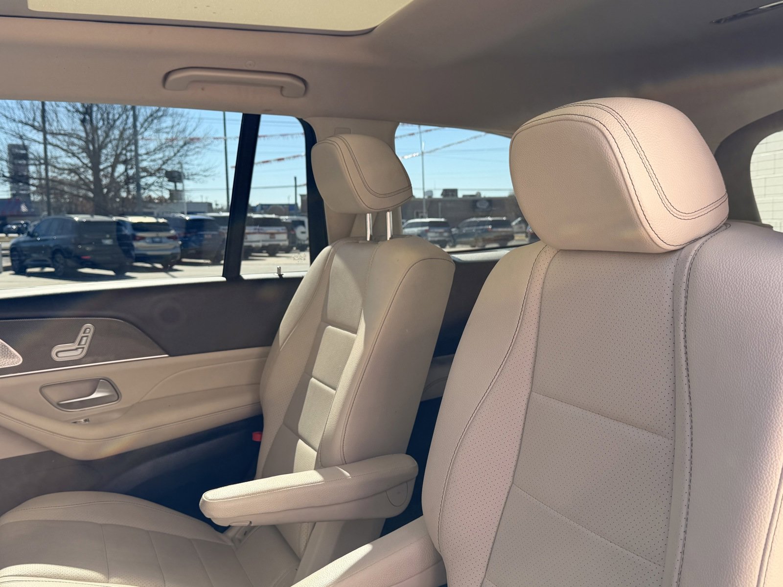 Used 2020 Mercedes-Benz GLS 450 4MATIC image 15