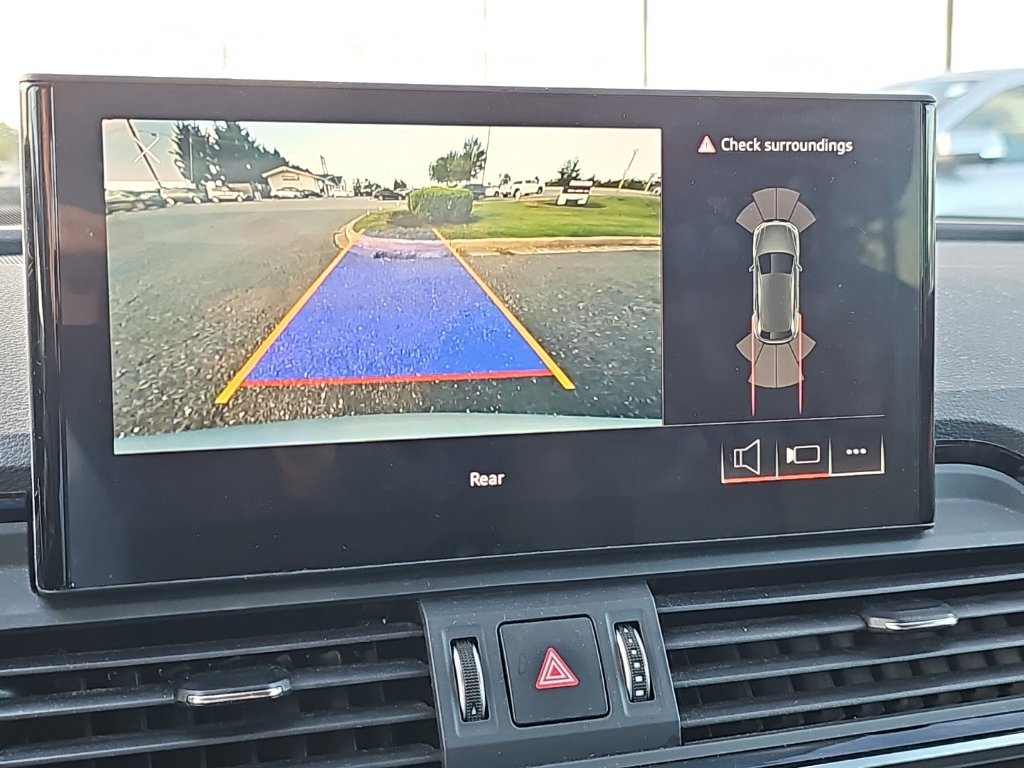 Used 2022 Audi Q5 2.0T Premium w/ Convenience Package AWD/4WD image 9