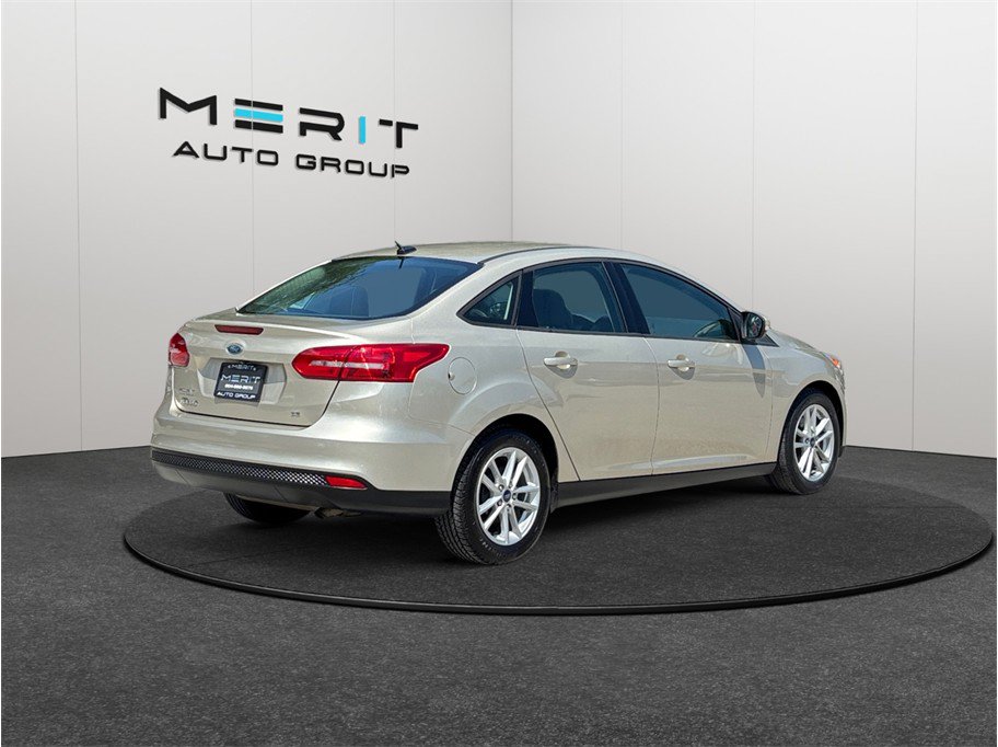 Used 2017 Ford Focus SE FWD image 9