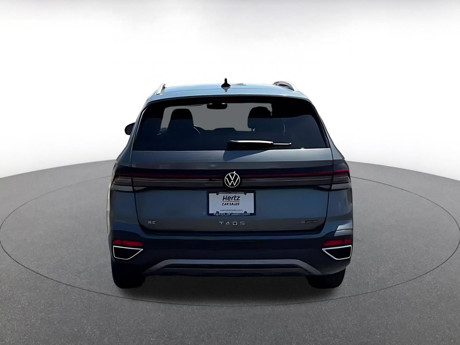 Used 2026 Volkswagen Taos SE AWD/4WD image 10