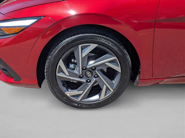 Used 2025 Hyundai Elantra Sport FWD image 23