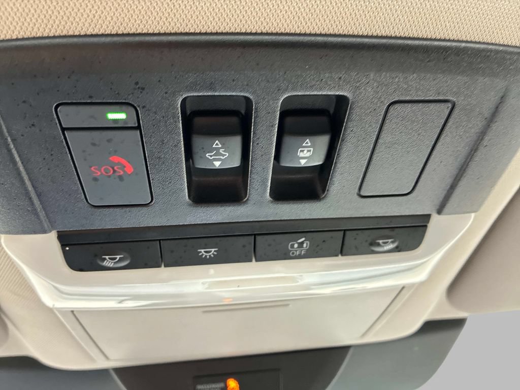 Used 2023 Nissan Pathfinder SL w/ SL Premium Package AWD/4WD image 39