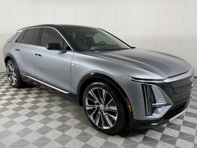New 2025 Cadillac Lyriq Luxury w/ Nappa Leather Package RWD image 7