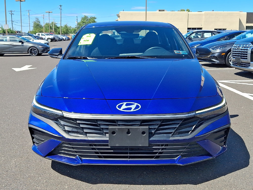 Certified 2025 Hyundai Elantra SEL FWD image 3