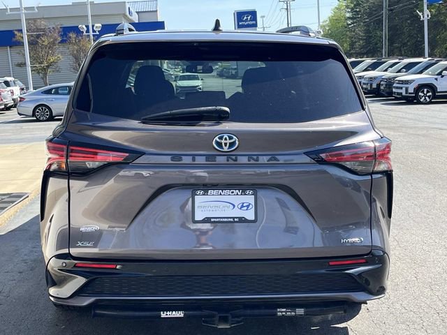 Used 2022 Toyota Sienna XSE image 5
