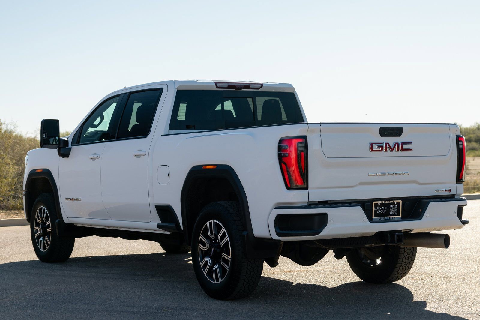 Used 2024 GMC Sierra 2500 AT4 w/ Technology Package image 8