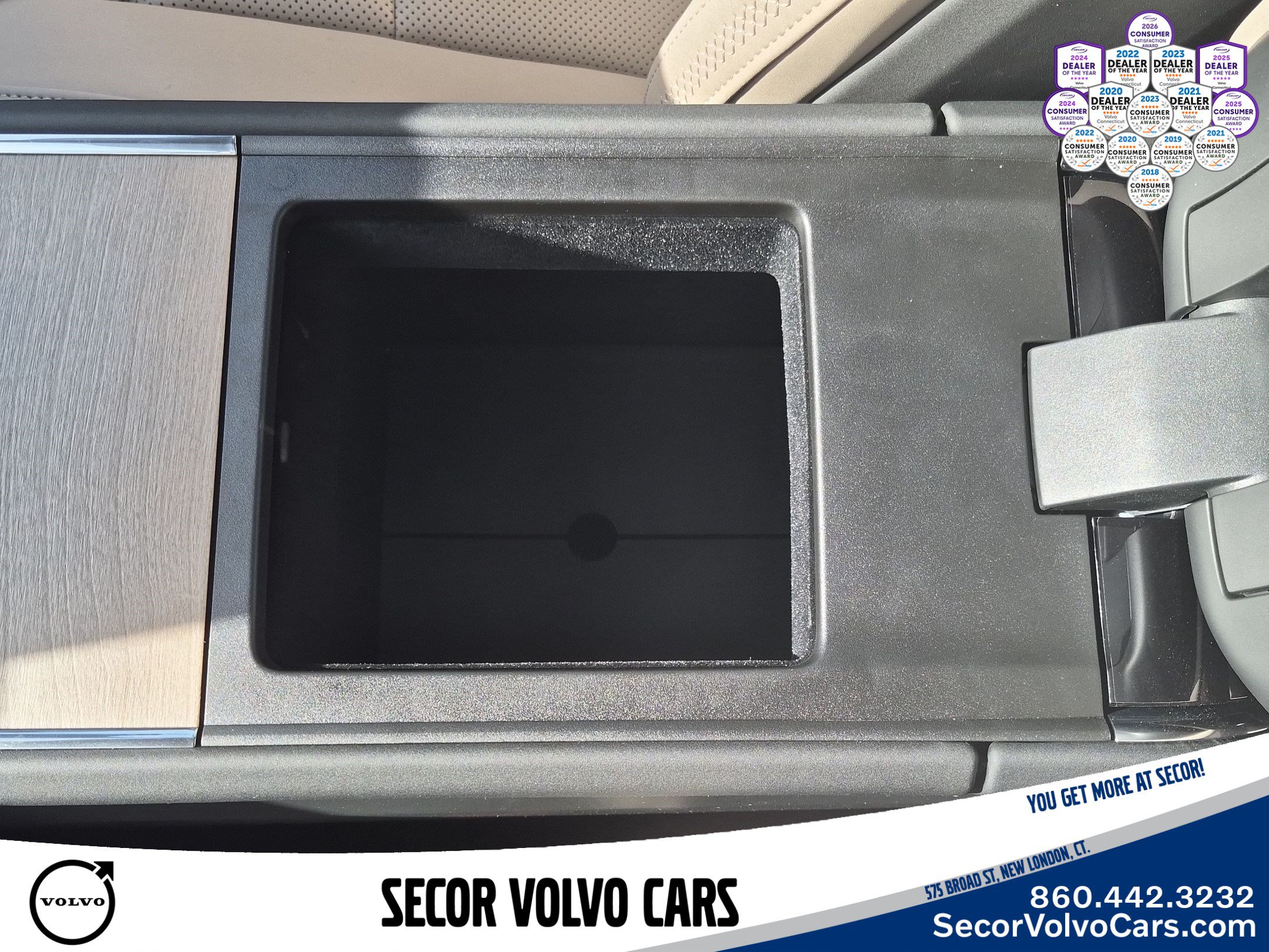 Used 2025 Volvo EX90 Ultra w/ Protection Package Premier AWD/4WD image 16