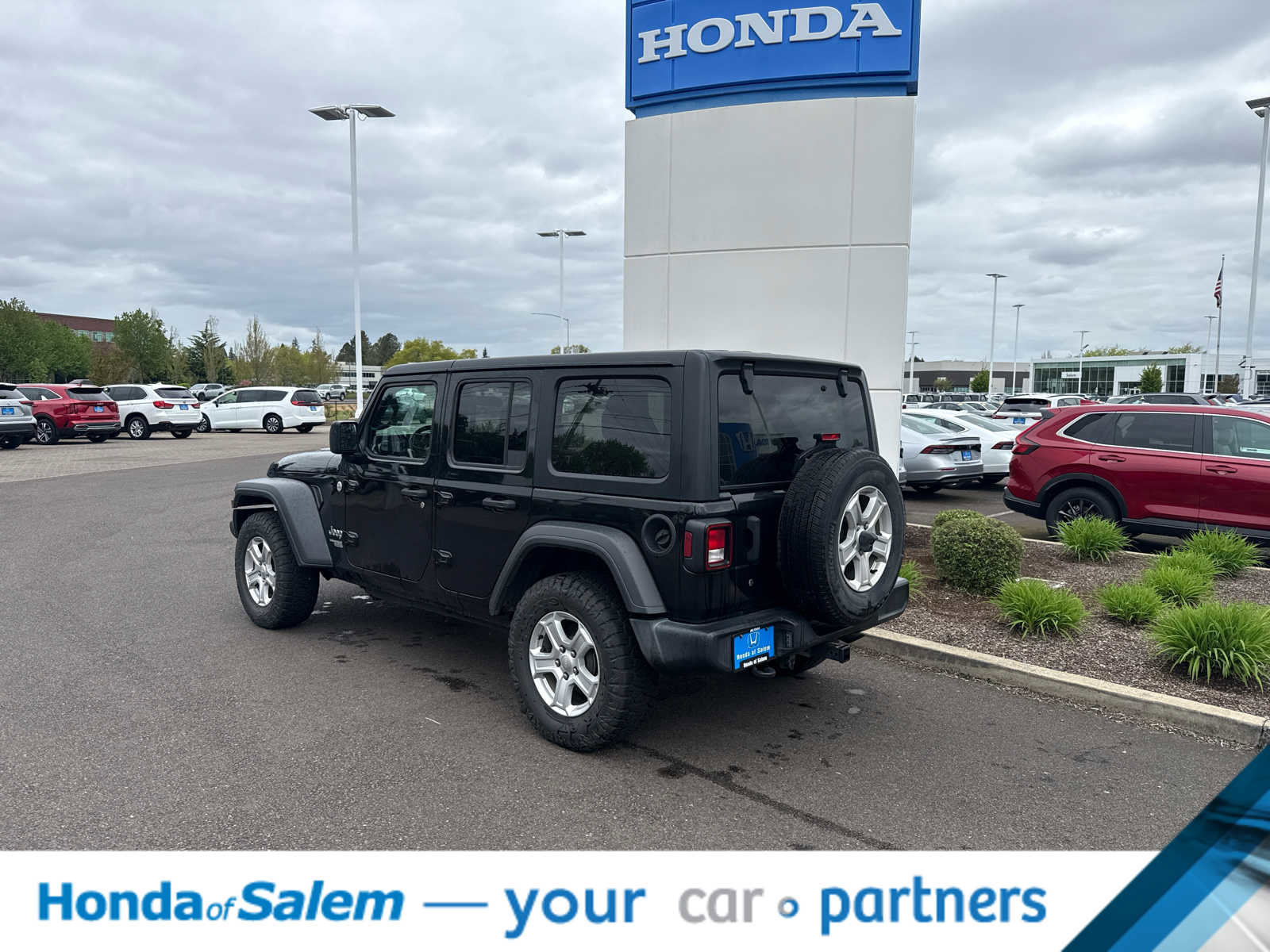 Used 2019 Jeep Wrangler Unlimited Sport S AWD/4WD image 4