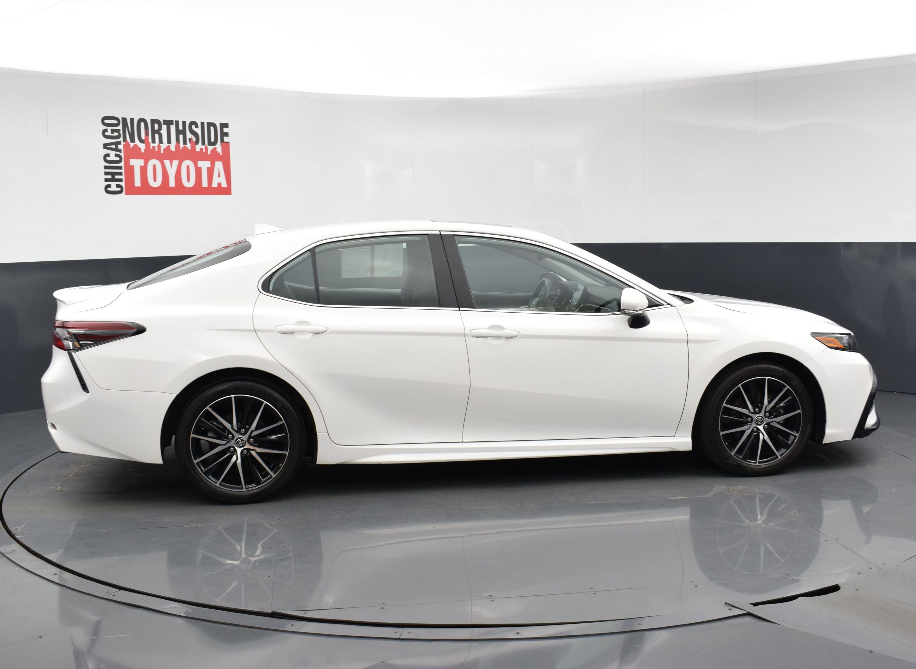 Used 2023 Toyota Camry SE w/ Audio Upgrade Package image 5