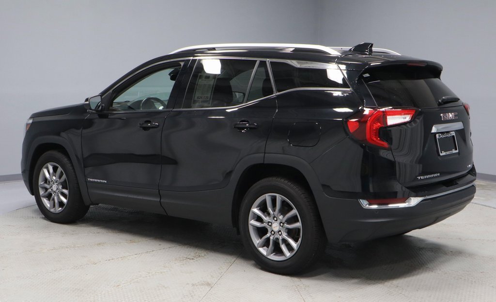 Used 2022 GMC Terrain SLT w/ LPO, Floor Liner Package image 8