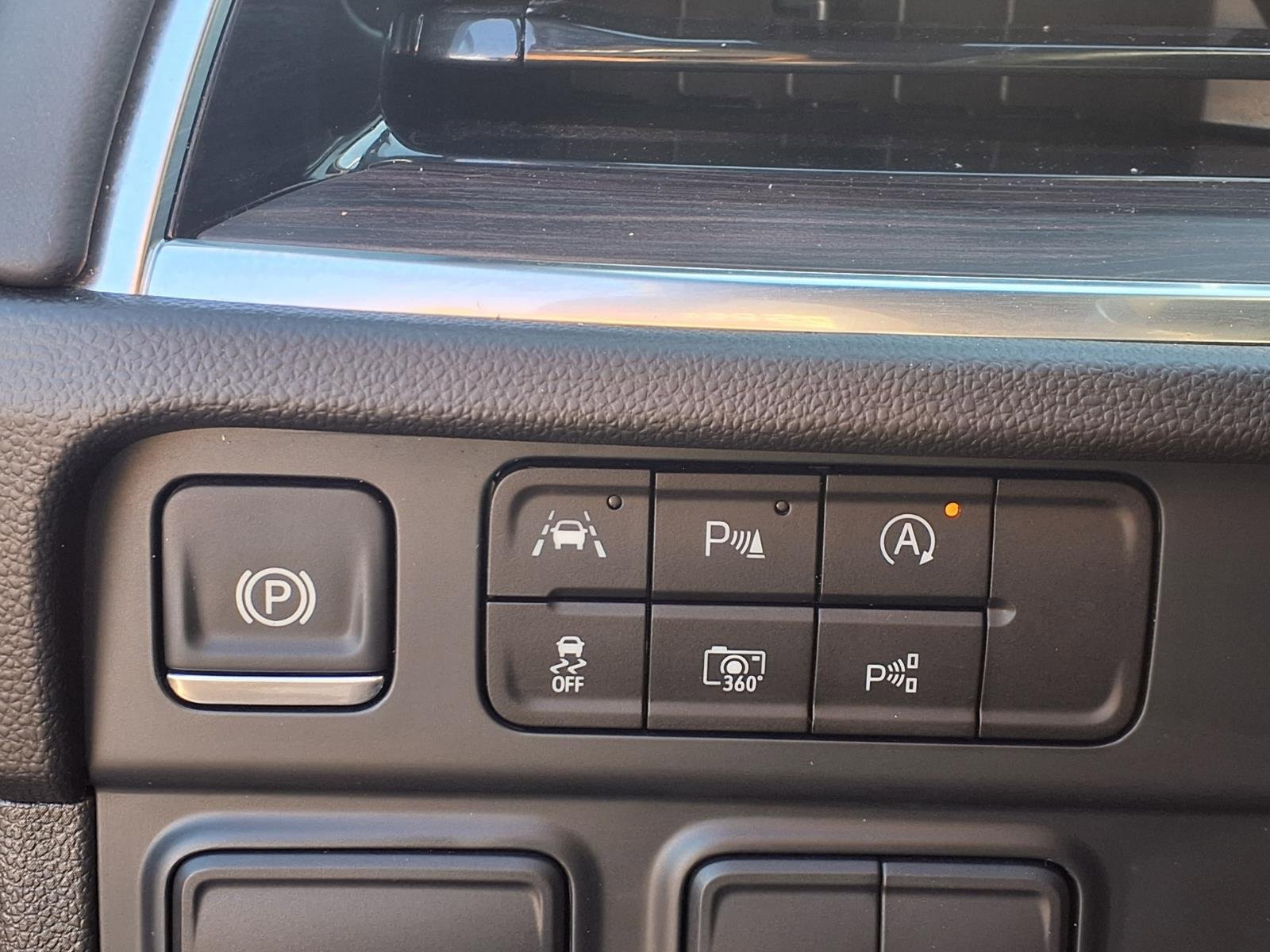 Used 2025 Chevrolet Tahoe LT image 10