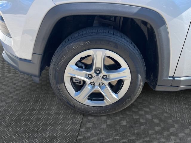 Used 2023 Jeep Compass Latitude w/ Convenience Group image 14