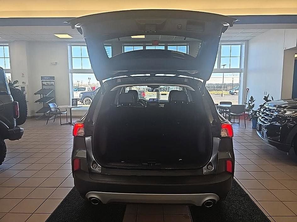 Used 2022 Ford Escape SEL image 29
