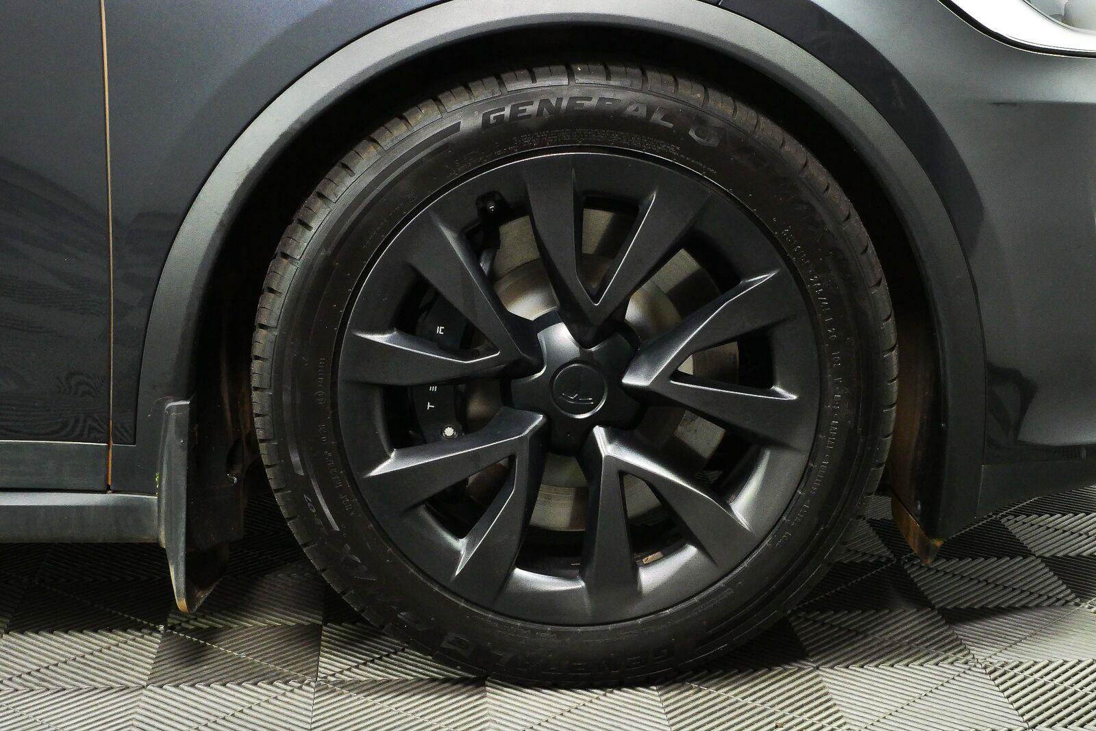 Used 2025 Tesla Model X AWD/4WD image 36