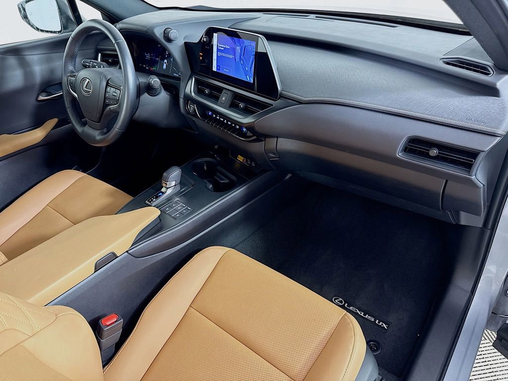 Certified 2025 Lexus UX 300h FWD image 30