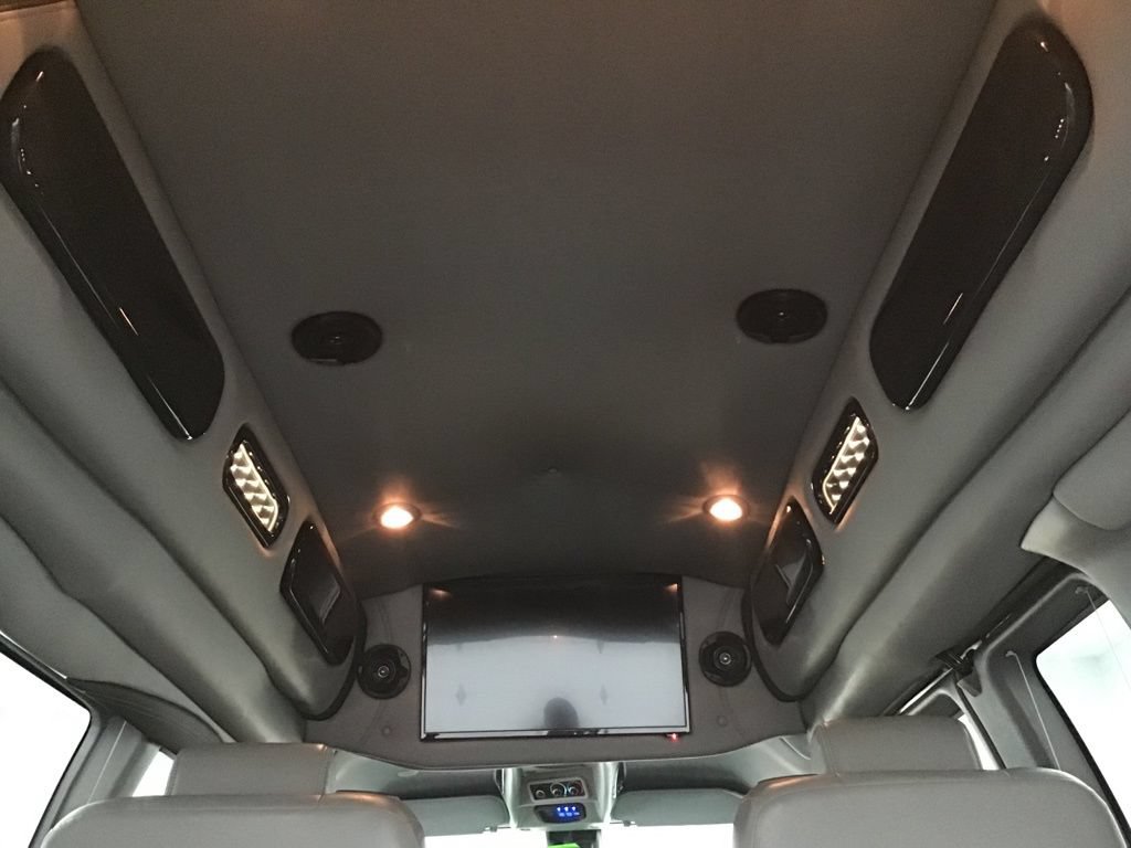 Used 2020 Chevrolet Express 2500 w/ Enhanced Convenience Package RWD image 10