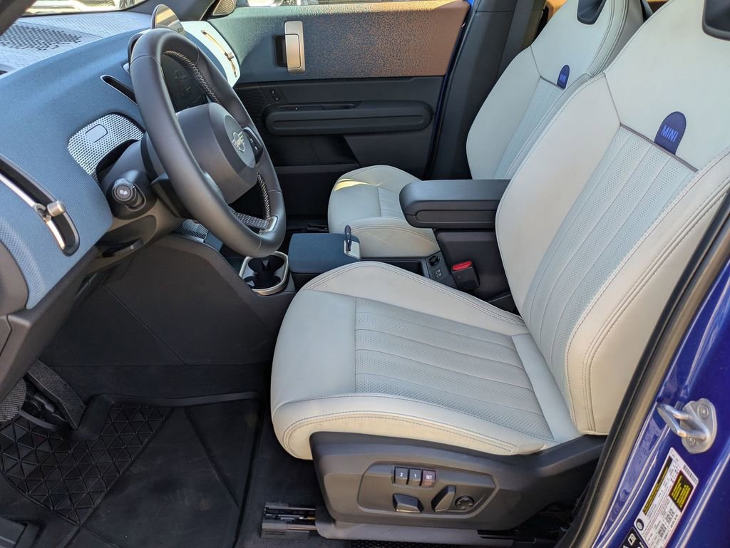 Used 2025 MINI Cooper Countryman S w/ Comfort Package Max image 8