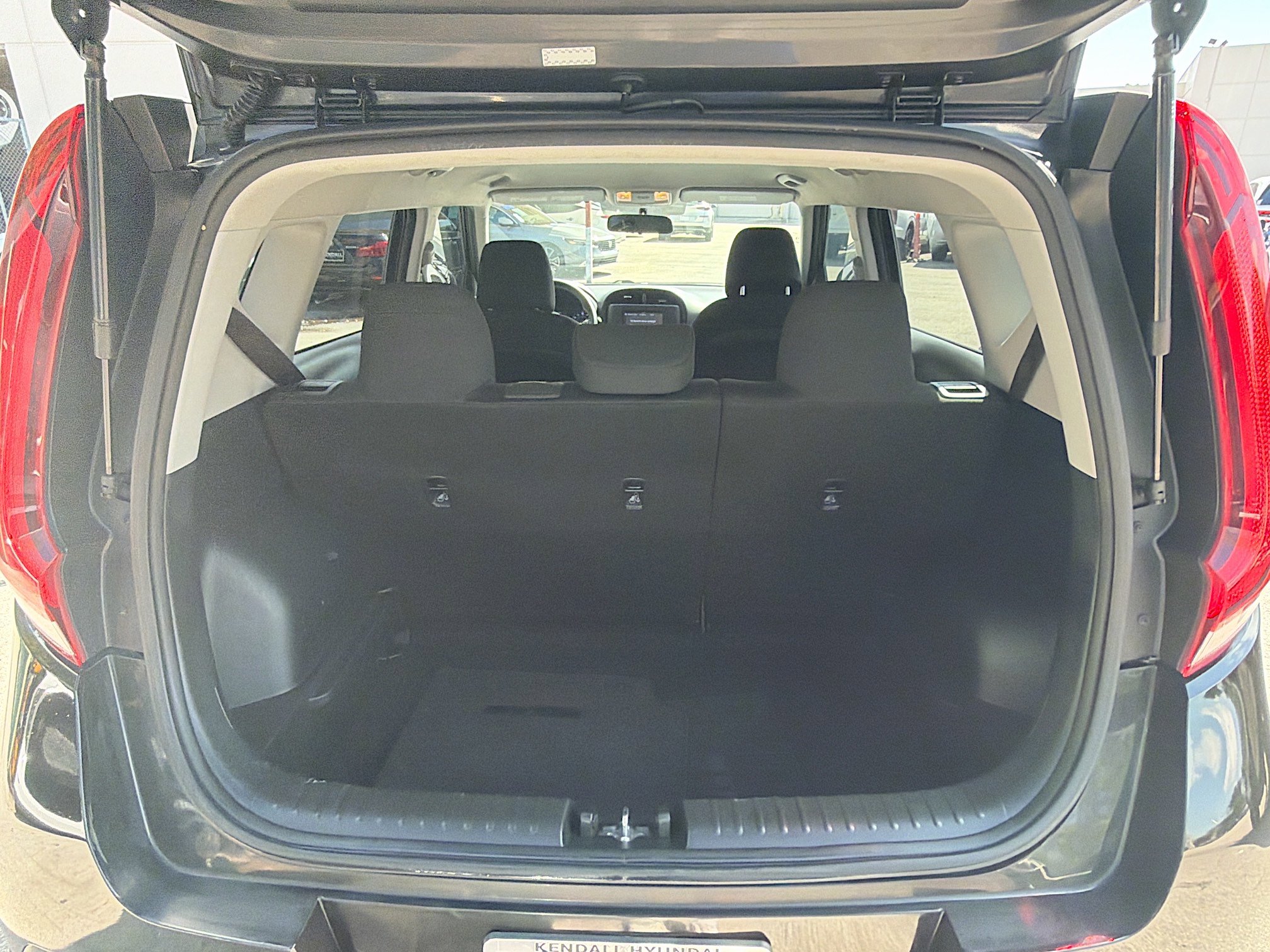 Used 2020 Kia Soul LX image 23