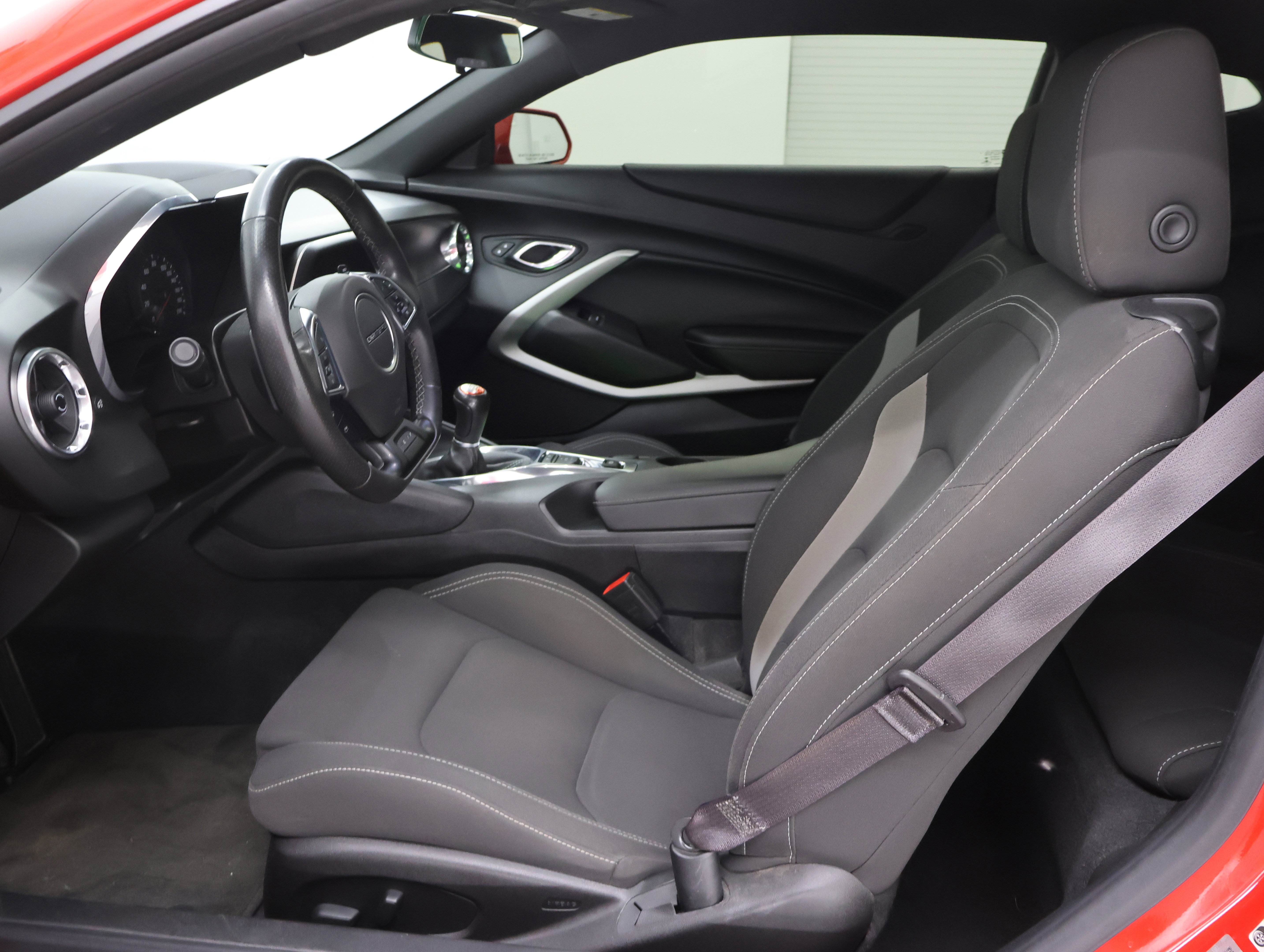 Used 2017 Chevrolet Camaro SS RWD image 7