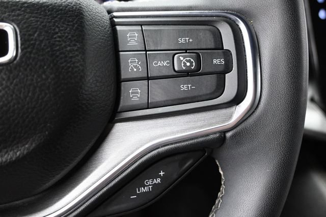 Certified 2024 Jeep Wagoneer Series II AWD/4WD image 29