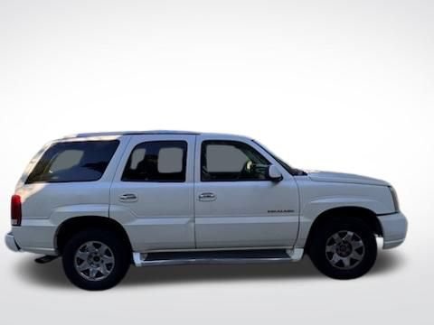 Used 2002 Cadillac Escalade AWD image 2