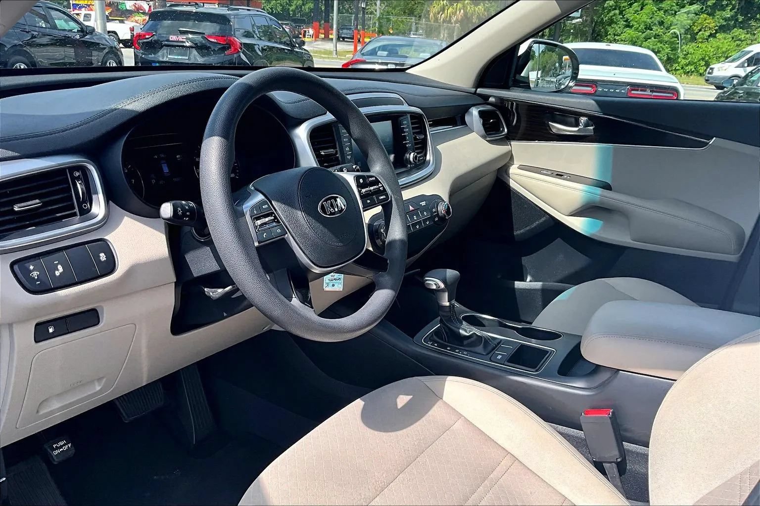 Used 2020 Kia Sorento LX FWD image 13