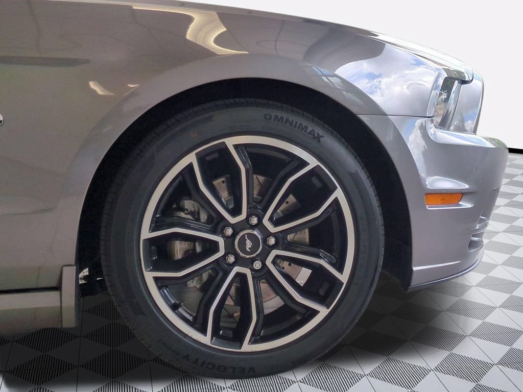 Used 2014 Ford Mustang GT Premium w/ Electronics Package RWD image 29