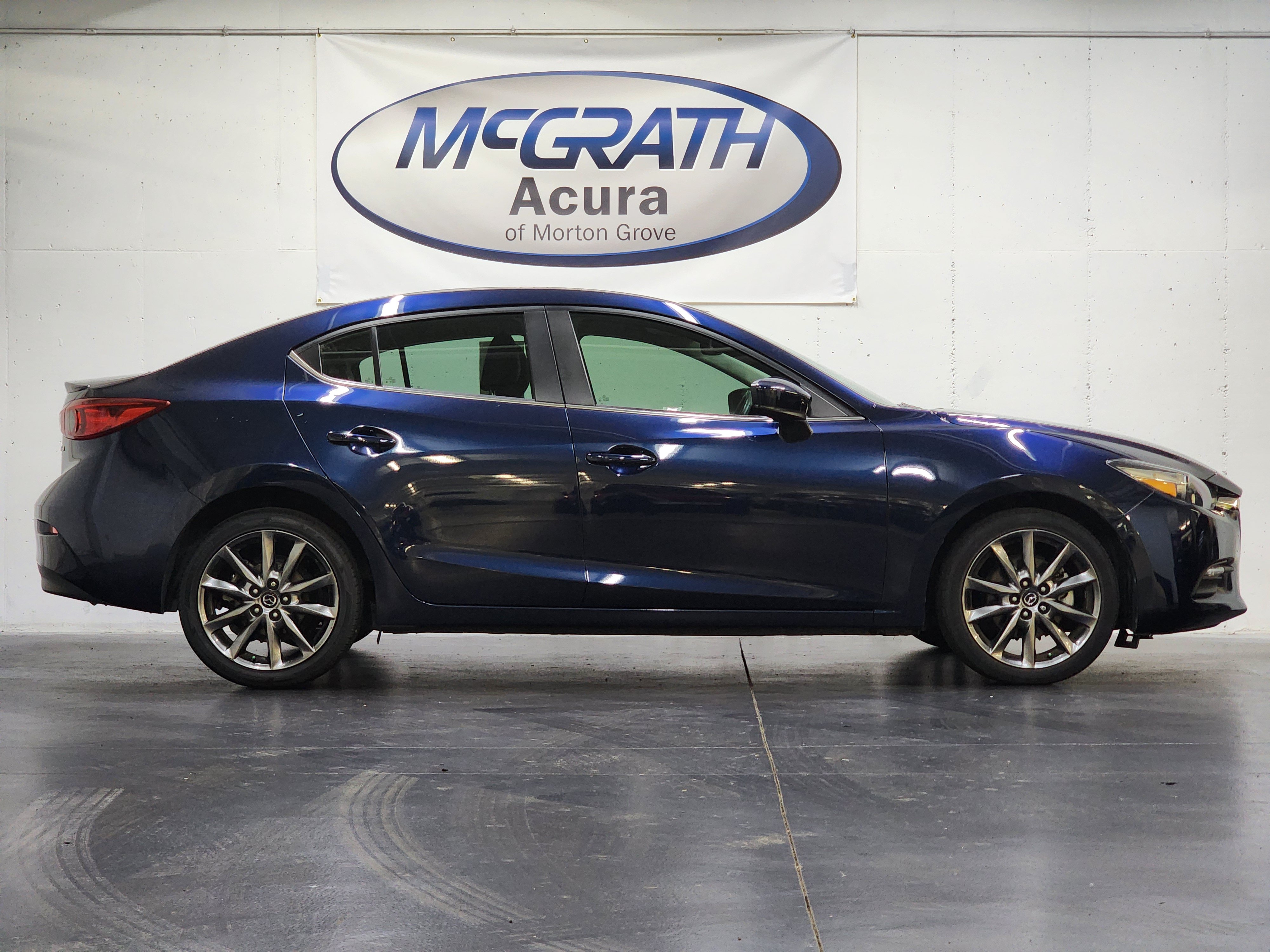 Used 2018 MAZDA MAZDA3 Touring FWD image 3