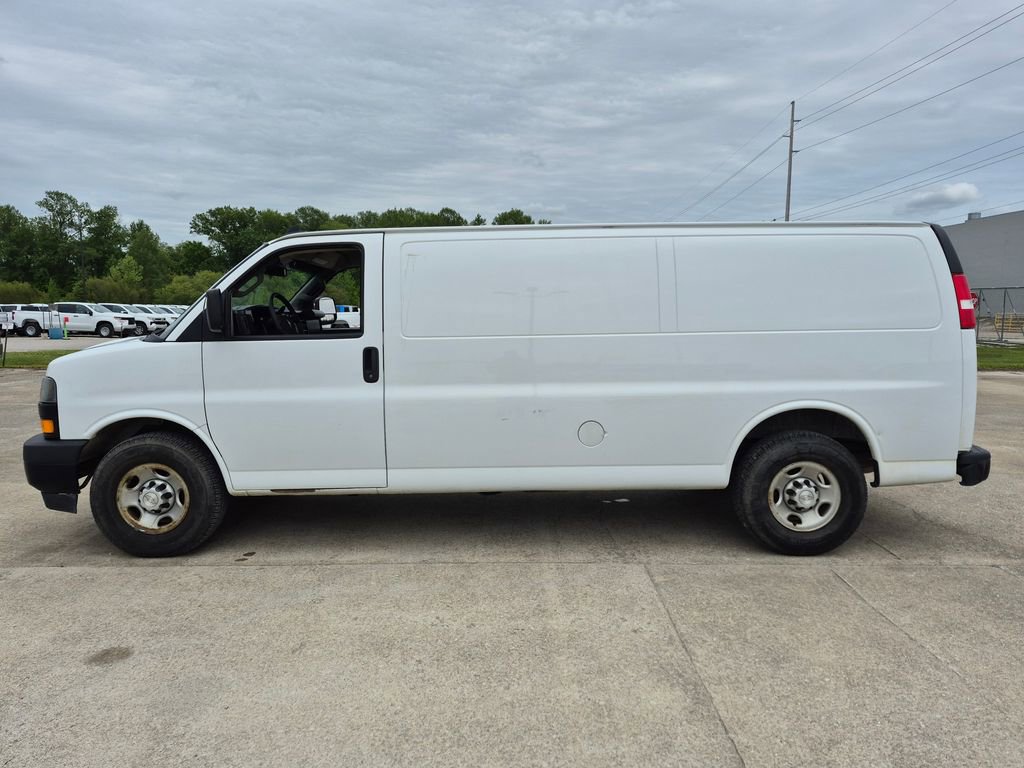 Used 2019 Chevrolet Express 2500 Extended RWD image 4