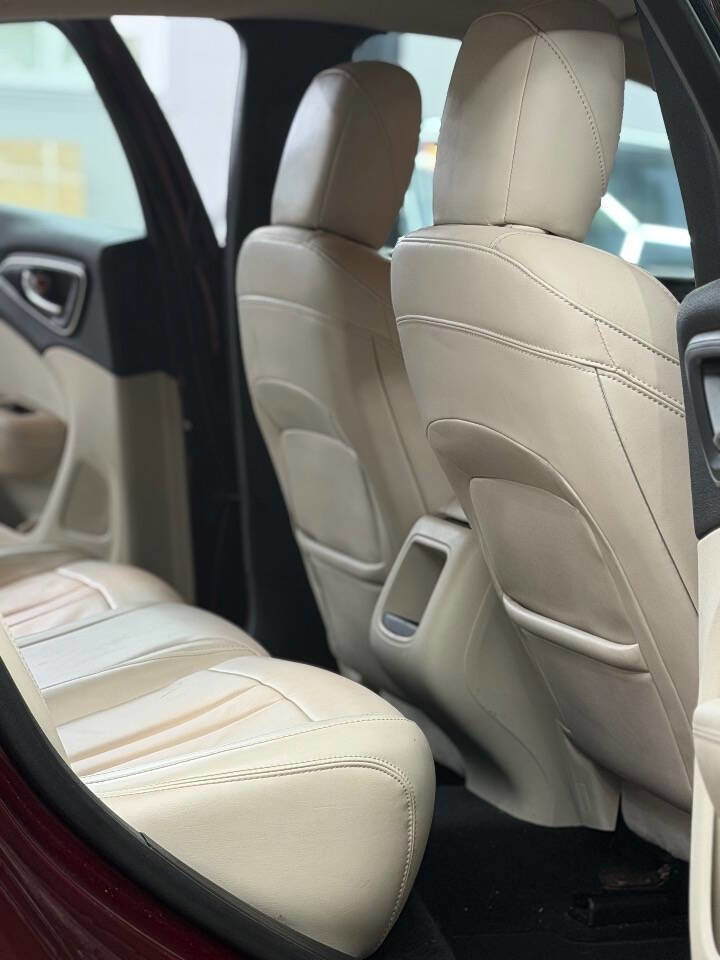 Used 2015 Chrysler 200 Limited image 9