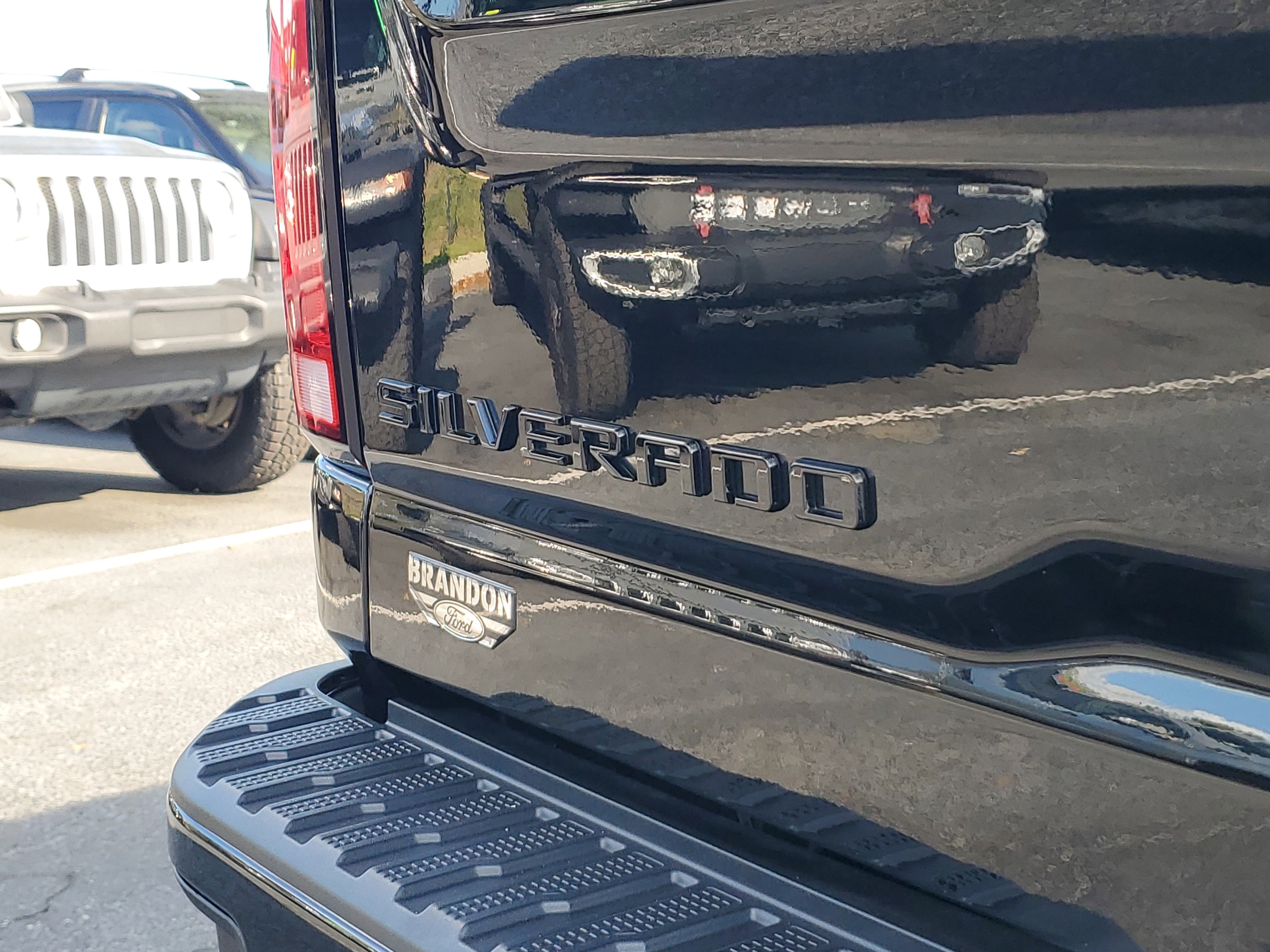 Used 2025 Chevrolet Silverado 3500 LTZ w/ LTZ Plus Package image 10