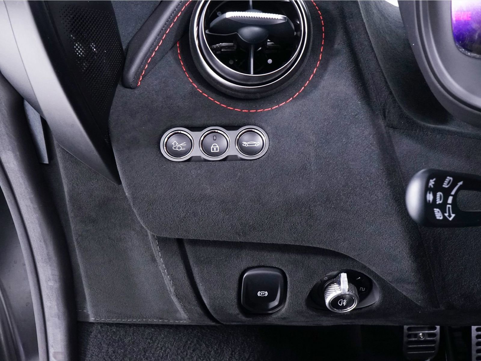 Used 2024 McLaren 750S Spider image 31